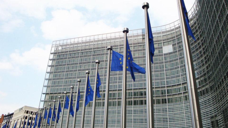 ΕΕ: Καταργεί την υποχρέωση θεωρήσεων για τους κατόχους διαβατηρίων Κοσόβου