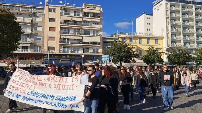 Καβάλα: «Μπλόκο» από εργατικά σωματεία σε εκδήλωση του κόμματος Κασιδιάρη – «Δεν σερβίρουμε φασίστες»