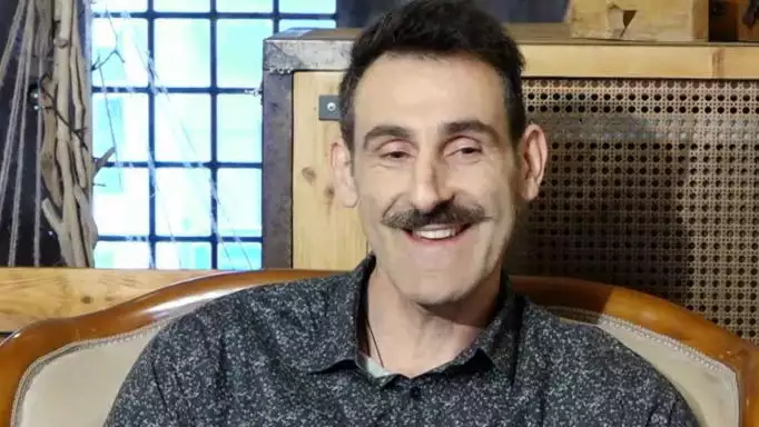 Γιώργος Κοψιδάς: «Ήταν φυσιολογικό για μένα να είμαι με μία ξένη μαύρη γυναίκα που ήταν έγκυος στο παιδί κάποιου άλλου»