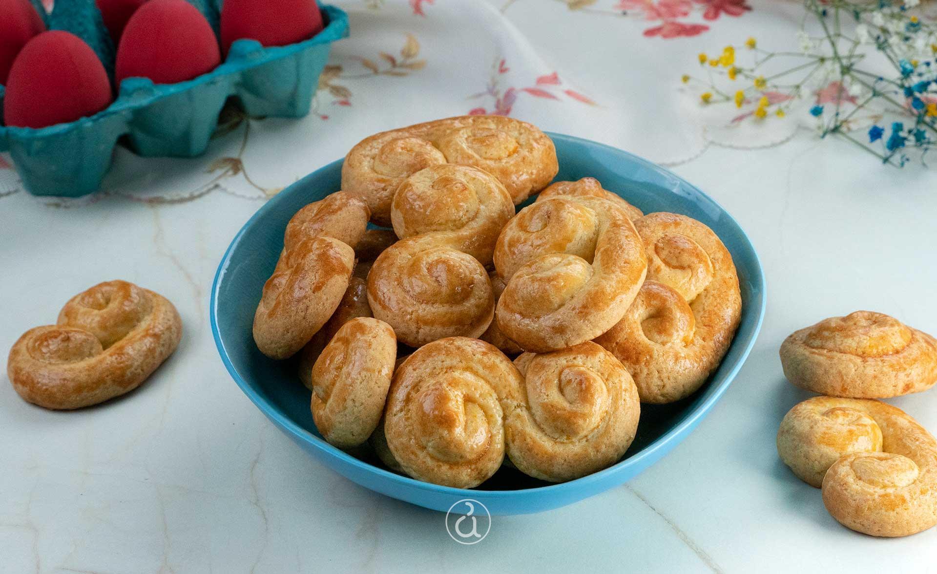 Πασχαλινά κουλουράκια: Η συνταγή για να γίνουν αφράτα και αρωματικά