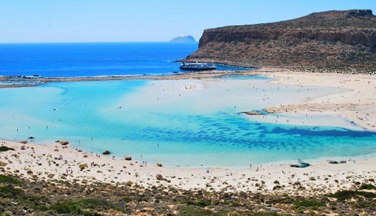 Κρήτη: Τουρίστας τραυματίστηκε και εγκλωβίστηκε σε απόμακρη παραλία