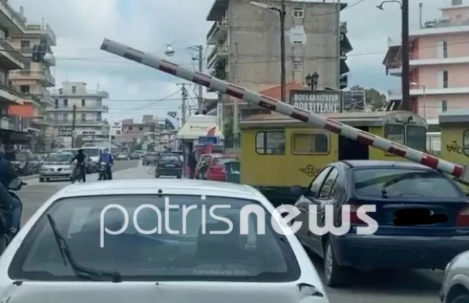 Πύργος: Πάρκαρε χωρίς να υπολογίσει… τις μπάρες του ΟΣΕ (ΦΩΤΟ)