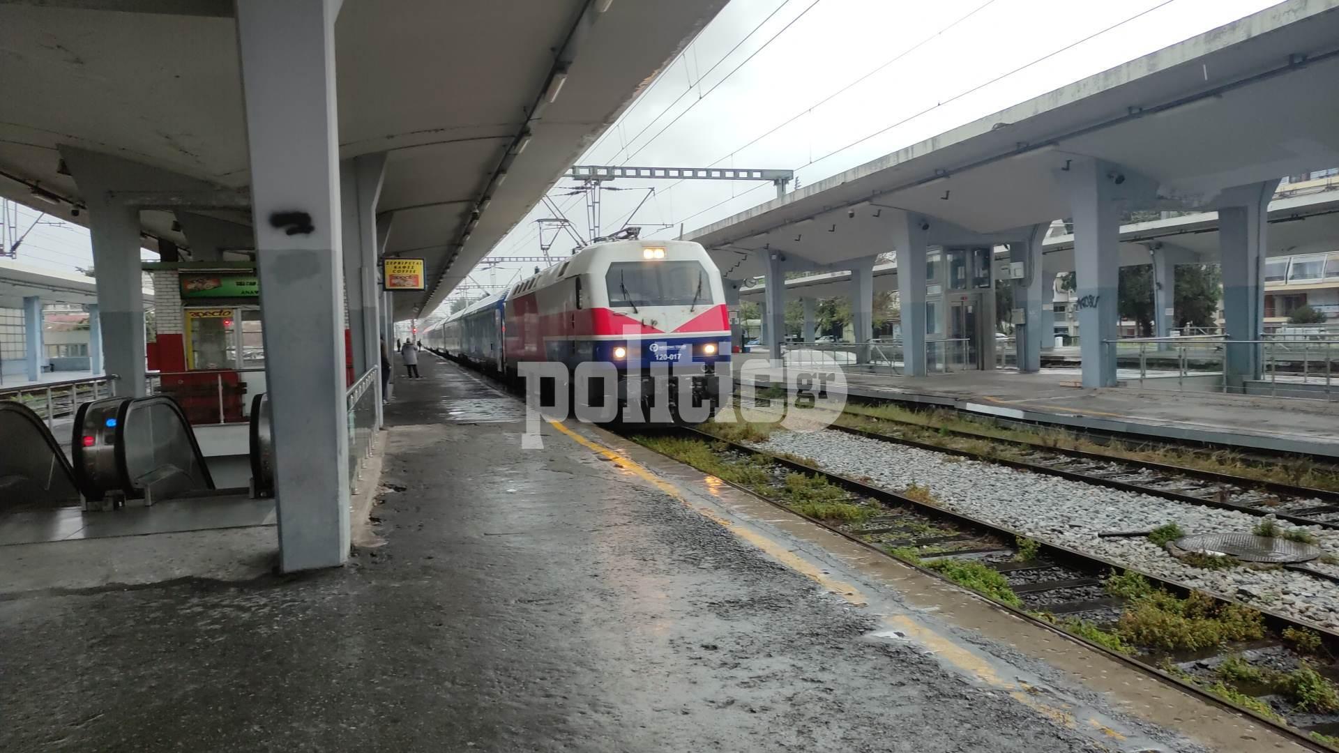 Τρένο με 325 επιβάτες ακινητοποιήθηκε σε σήραγγα λόγω βλάβης