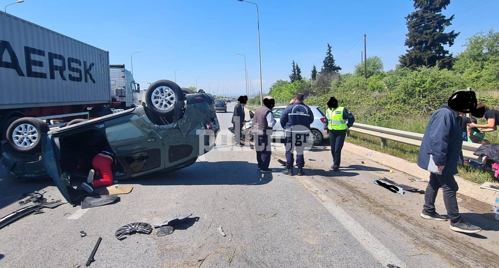 Θεσσαλονίκη: Τροχαίο ατύχημα στο Δερβένι – Ντελαπάρισε ΙΧ, ένας τραυματίας (ΦΩΤΟ)