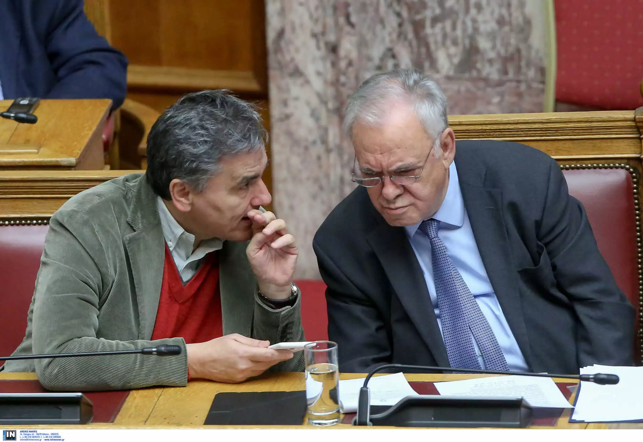 Δραγασάκης-Τσακαλώτος θετικοί σε «κυβέρνηση ηττημένων» – «Άμα έχουν τρία κόμματα 47% ή 48% τι ηττημένοι θα είναι;» (vid)