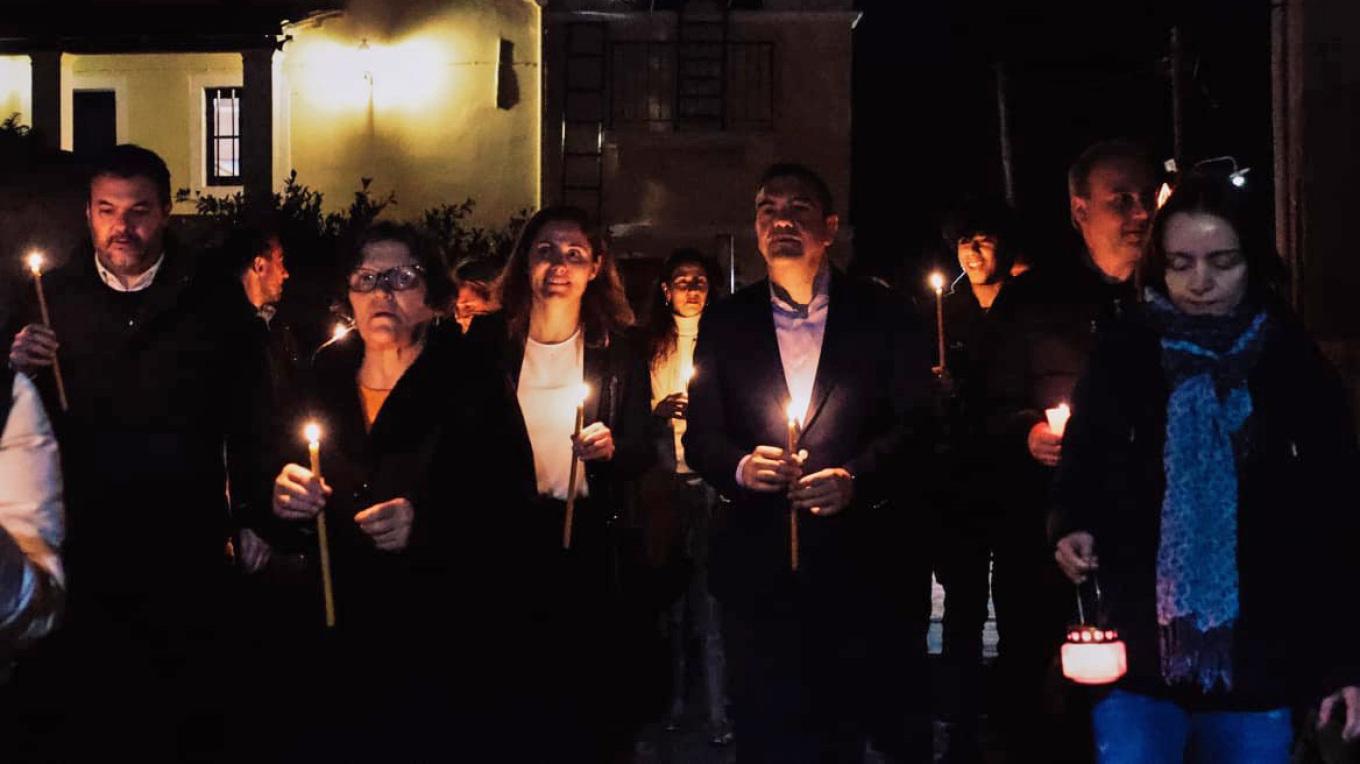 Στην Κέρκυρα για τον Επιτάφιο ο Αλέξης Τσίπρας με την Μπέττυ Μπαζιάνα