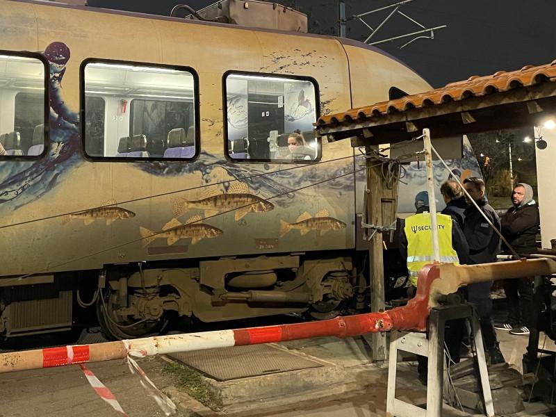 Ταύρος: Νοσηλεύεται σε κρίσιμη κατάσταση ο ανήλικος που έπεσε στις γραμμές