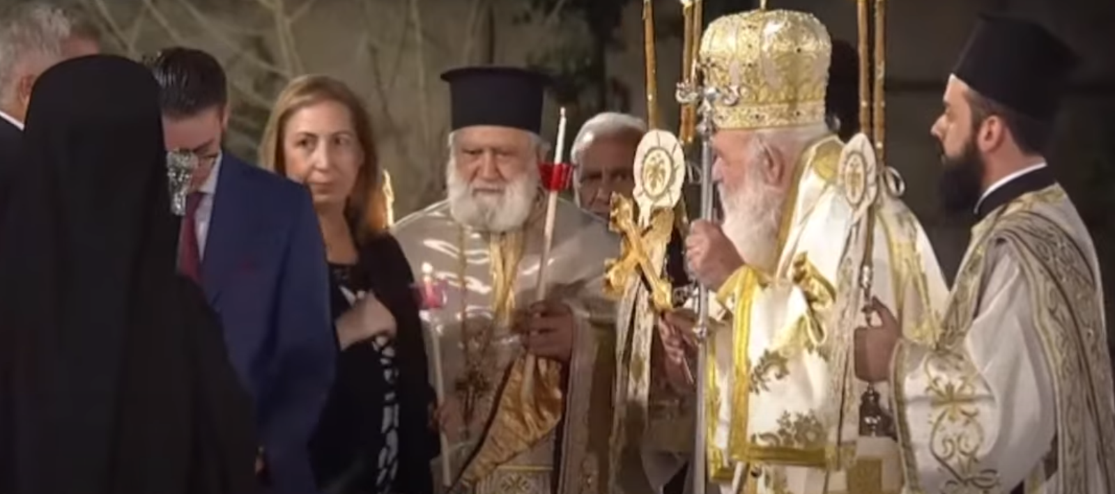Μαριλίζα Ξενογιαννακοπούλου: Πήραν φωτιά τα μαλλιά της μέσα στην εκκλησία (vid)