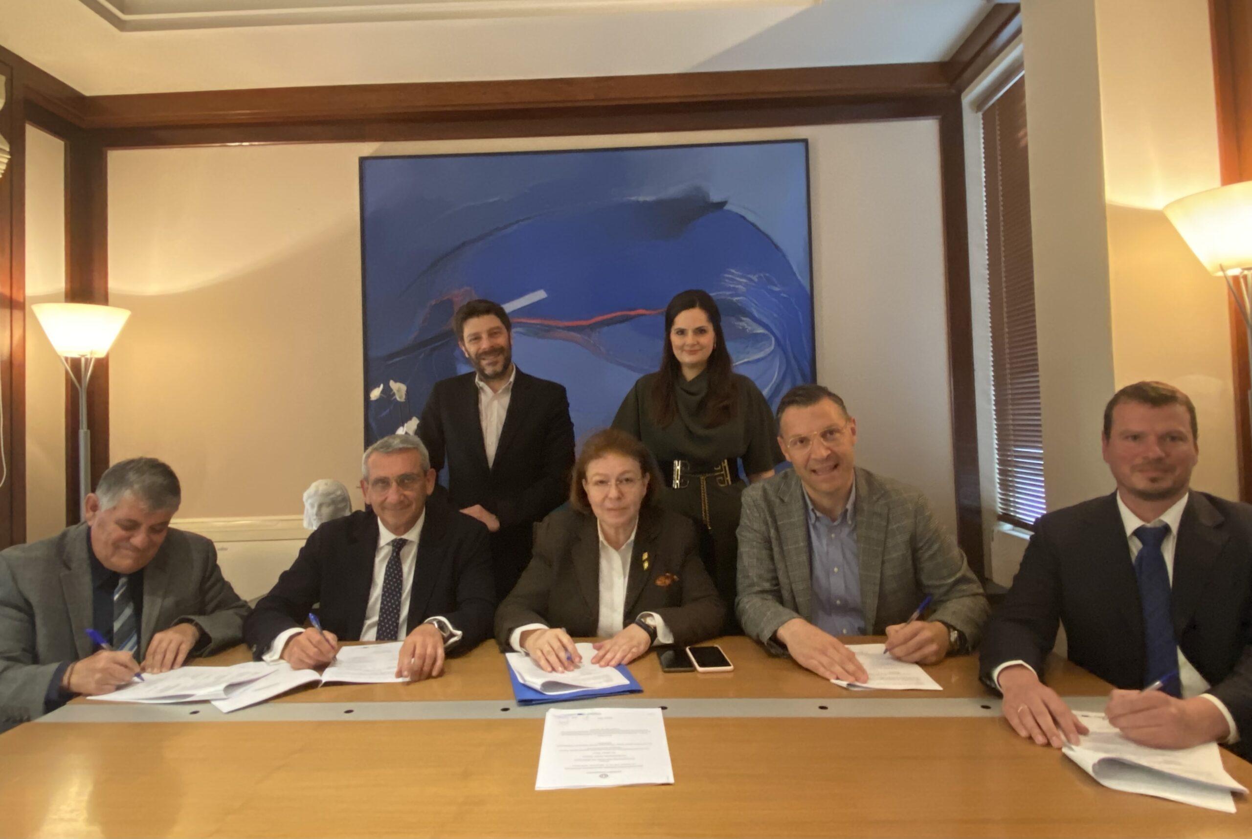 ΥΠΠΟΑ: Μείζων αναπτυξιακή και πολιτιστική παρέμβαση για την Τήνο η αναβάθμιση της Σχολής Μαρμαροτεχνίας και της οικίας Χαλεπά
