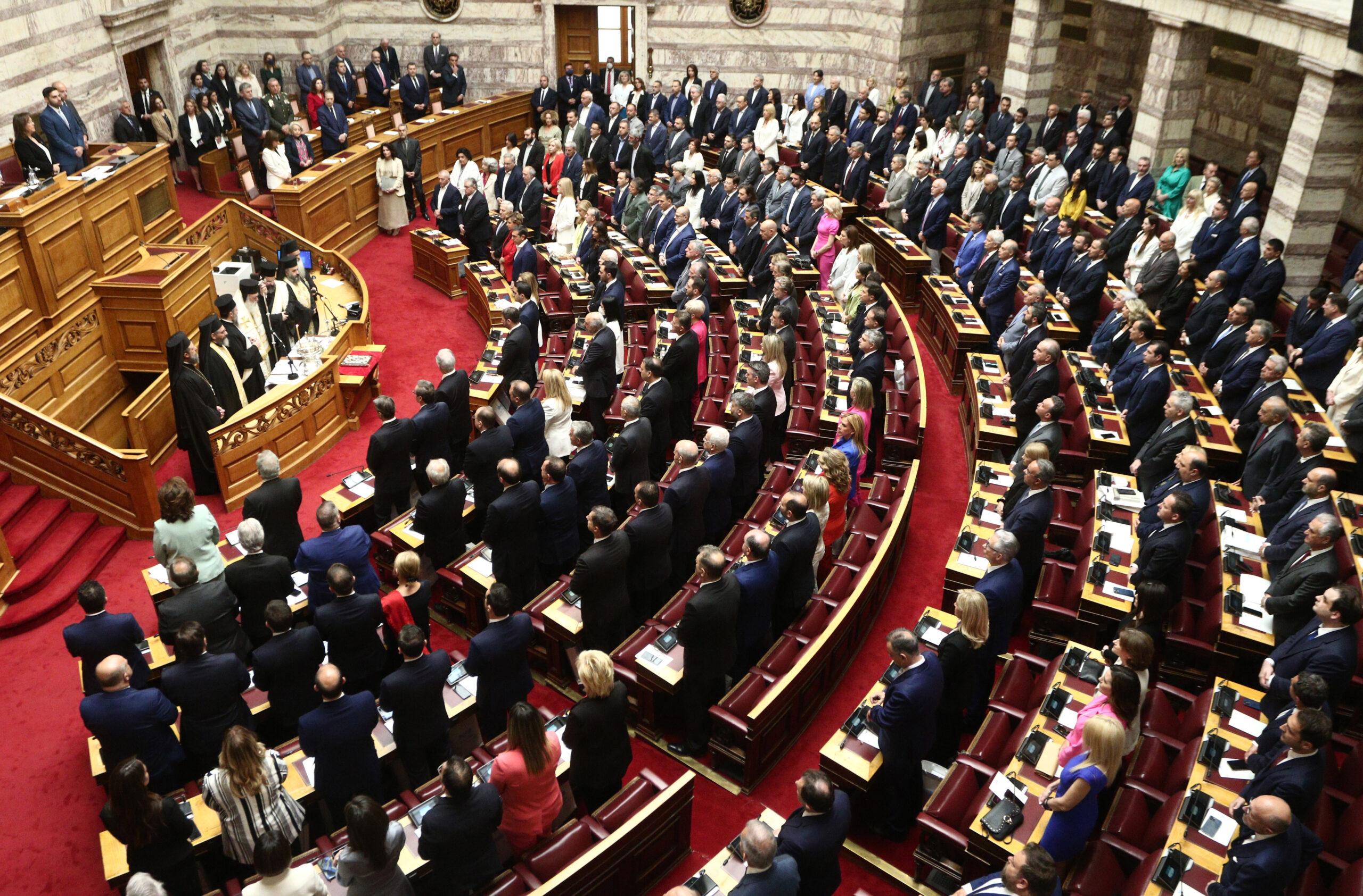 Ορκωμοσία της νέας Βουλής: Το παρασκήνιο και τα παραλειπόμενα (ΦΩΤΟ)