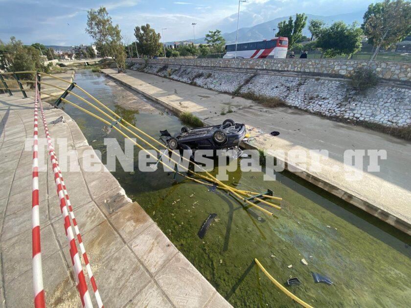 Βόλος: Σοκαριστικό τροχαίο με αυτοκίνητο να εκτοξεύεται σε ποτάμι