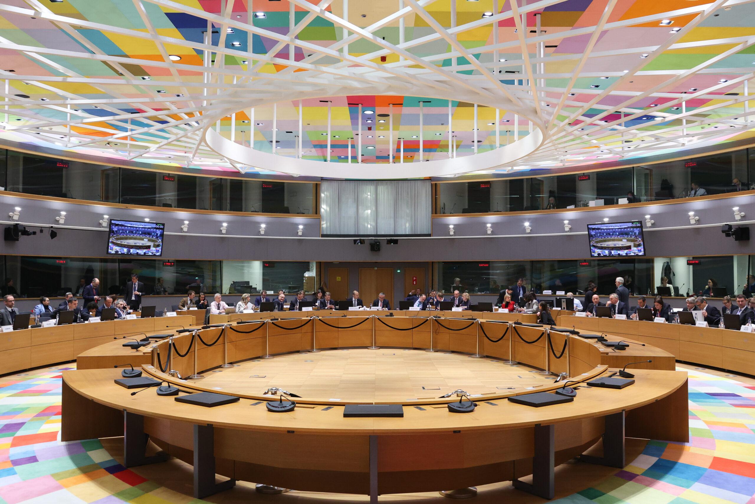 Κομισιόν: Να τερματιστούν τα προγράμματα στήριξης για την ενεργειακή κρίση