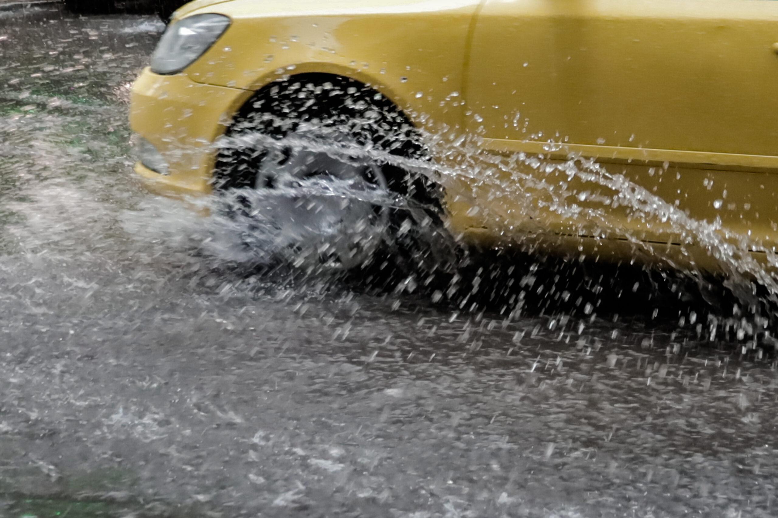 Καιρός: Αλλάζει το σκηνικό από το μεσημέρι – Καταιγίδες και σκόνη στα ηπειρωτικά
