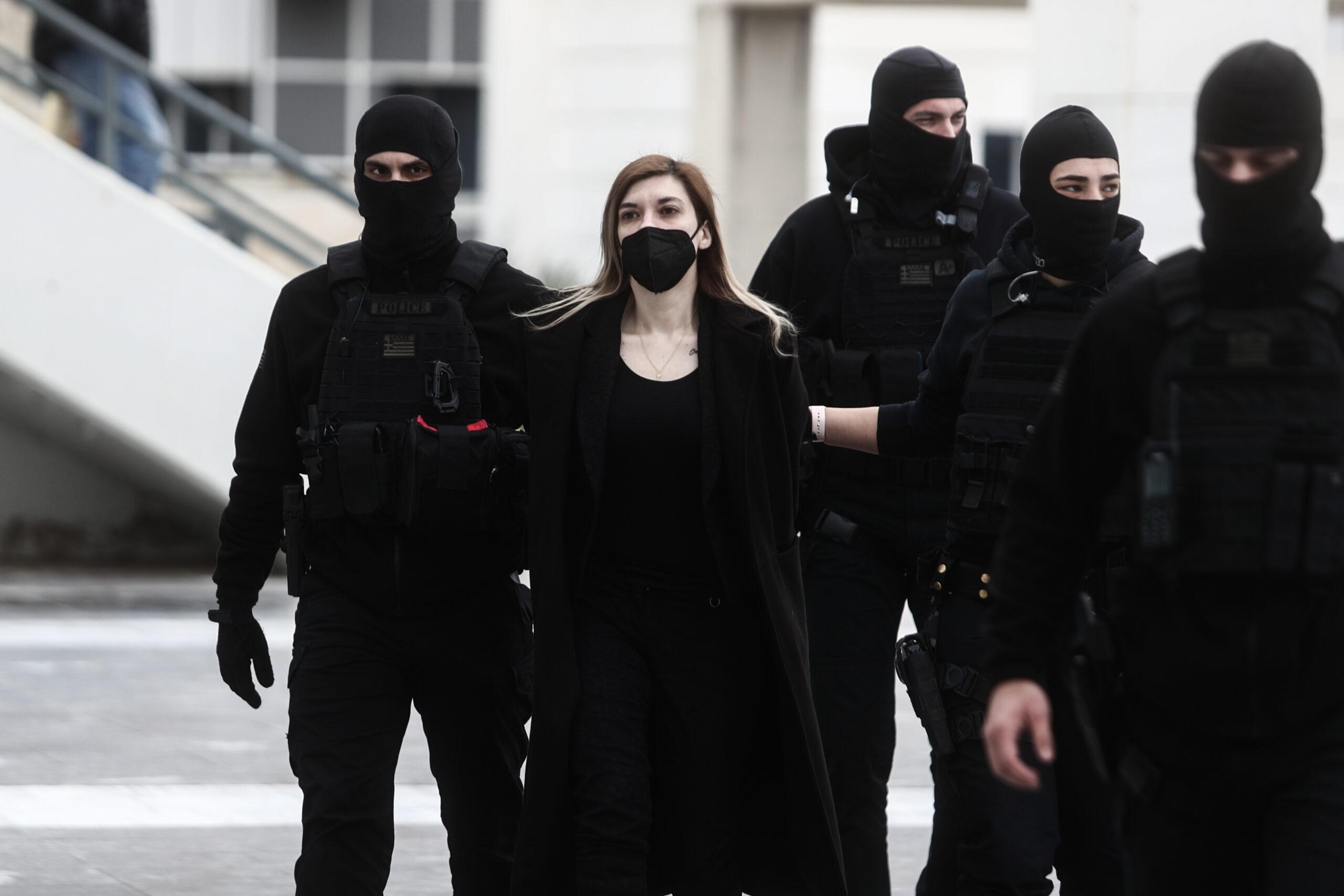 Ρούλα Πισπιρίγκου: Σε έντονο κλίμα οι διάλογοι Κούγια – Ηλιάδη κατά την έναρξη της δίκης