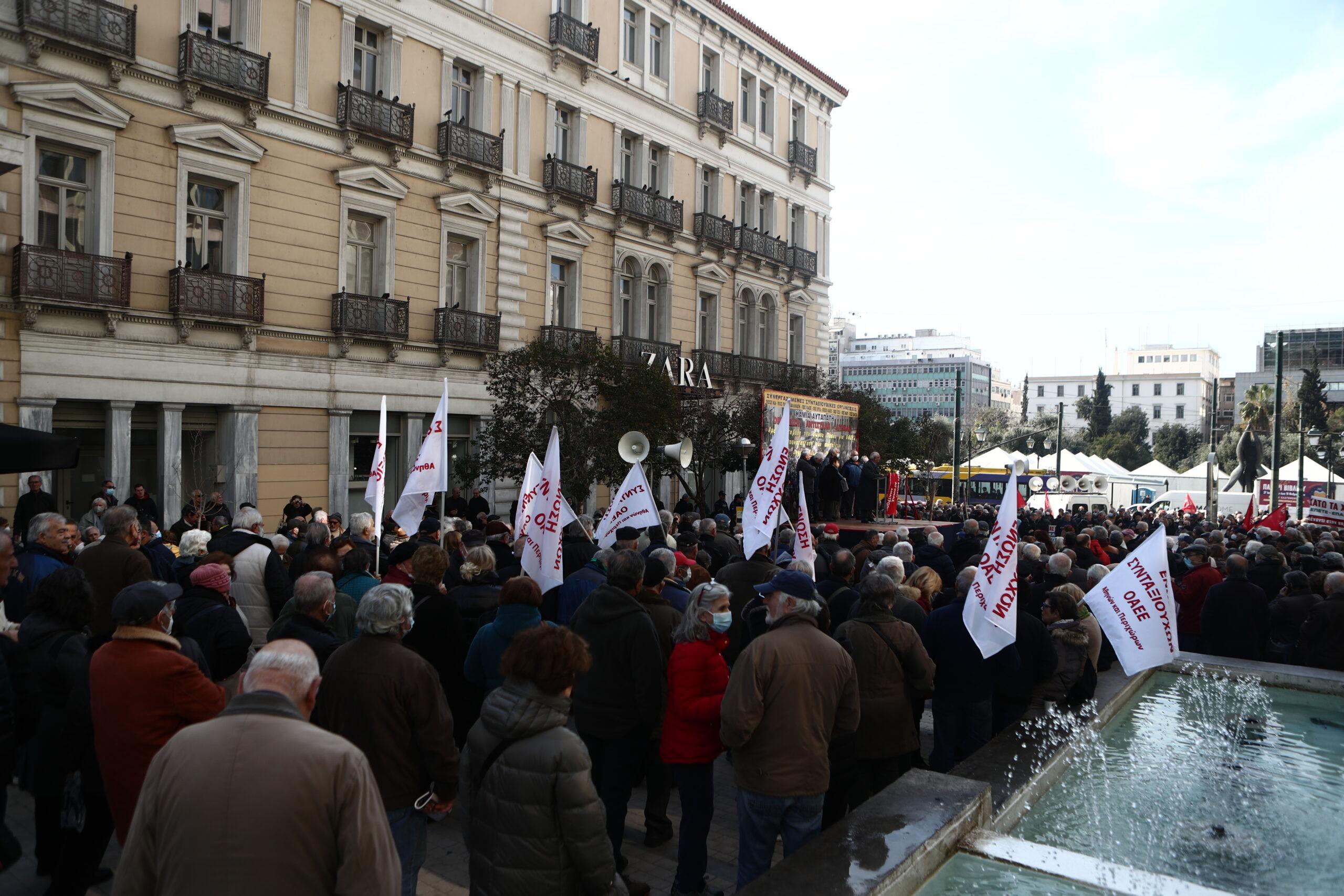 Συντάξεις: Αύξηση έως και 5% από το 2024