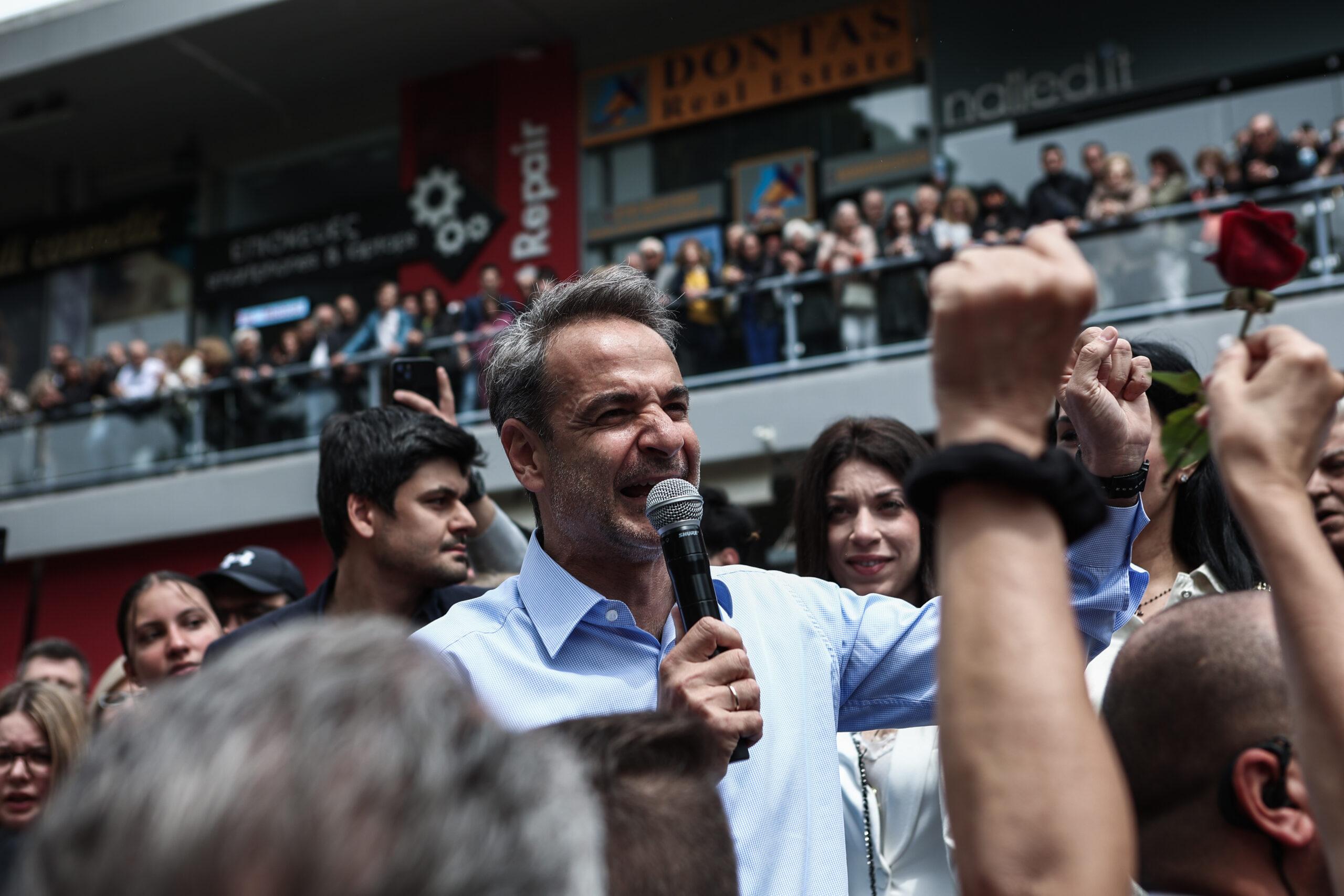 Μητσοτάκης: «Η ΝΔ είναι με την Πρωτομαγιά, ενώ ο Τσίπρας με την Πρωταπριλιά»