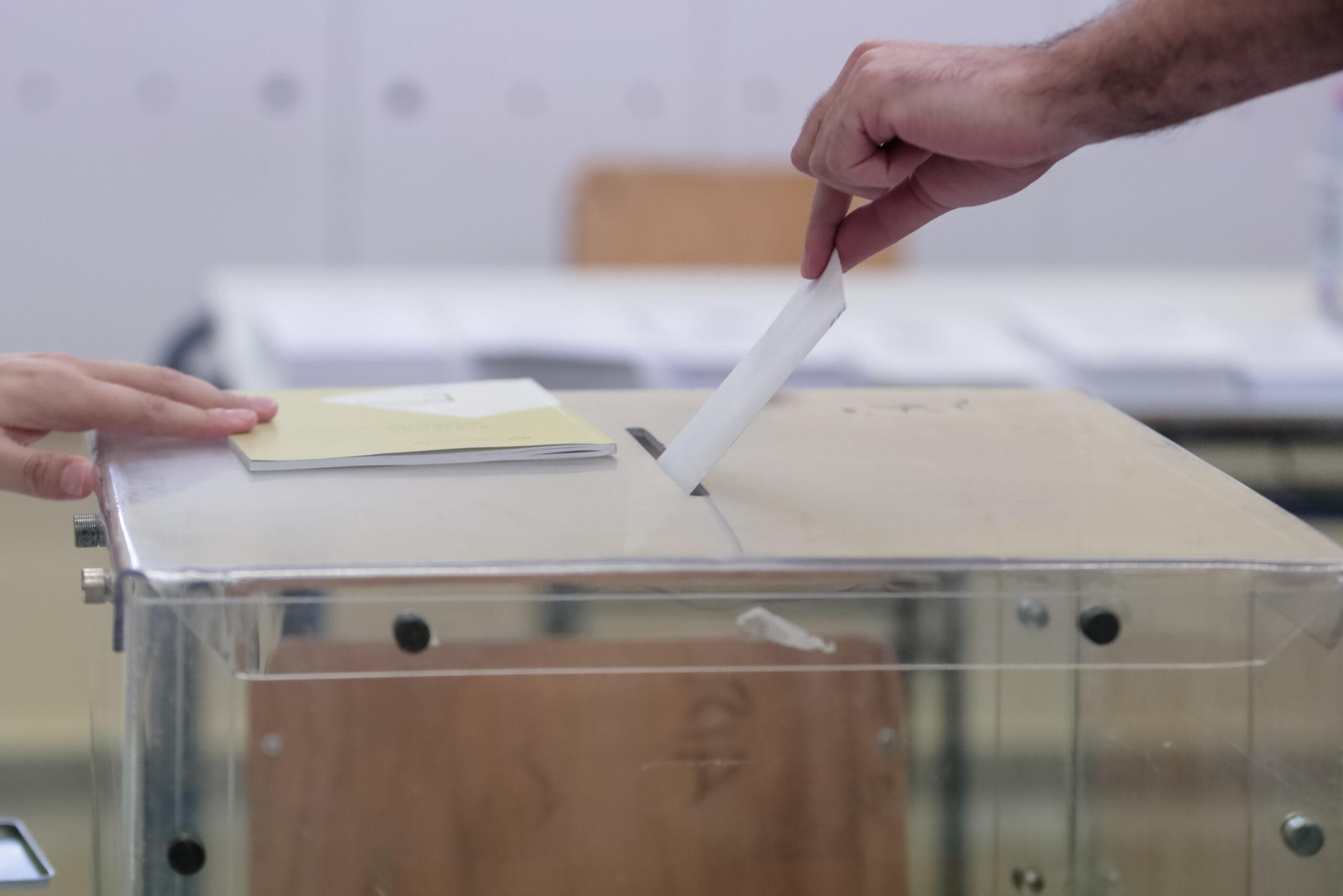 Εκλογές 2023 – Αττική: Λιποθύμησε δικαστικός αντιπρόσωπος στο Μαρούσι
