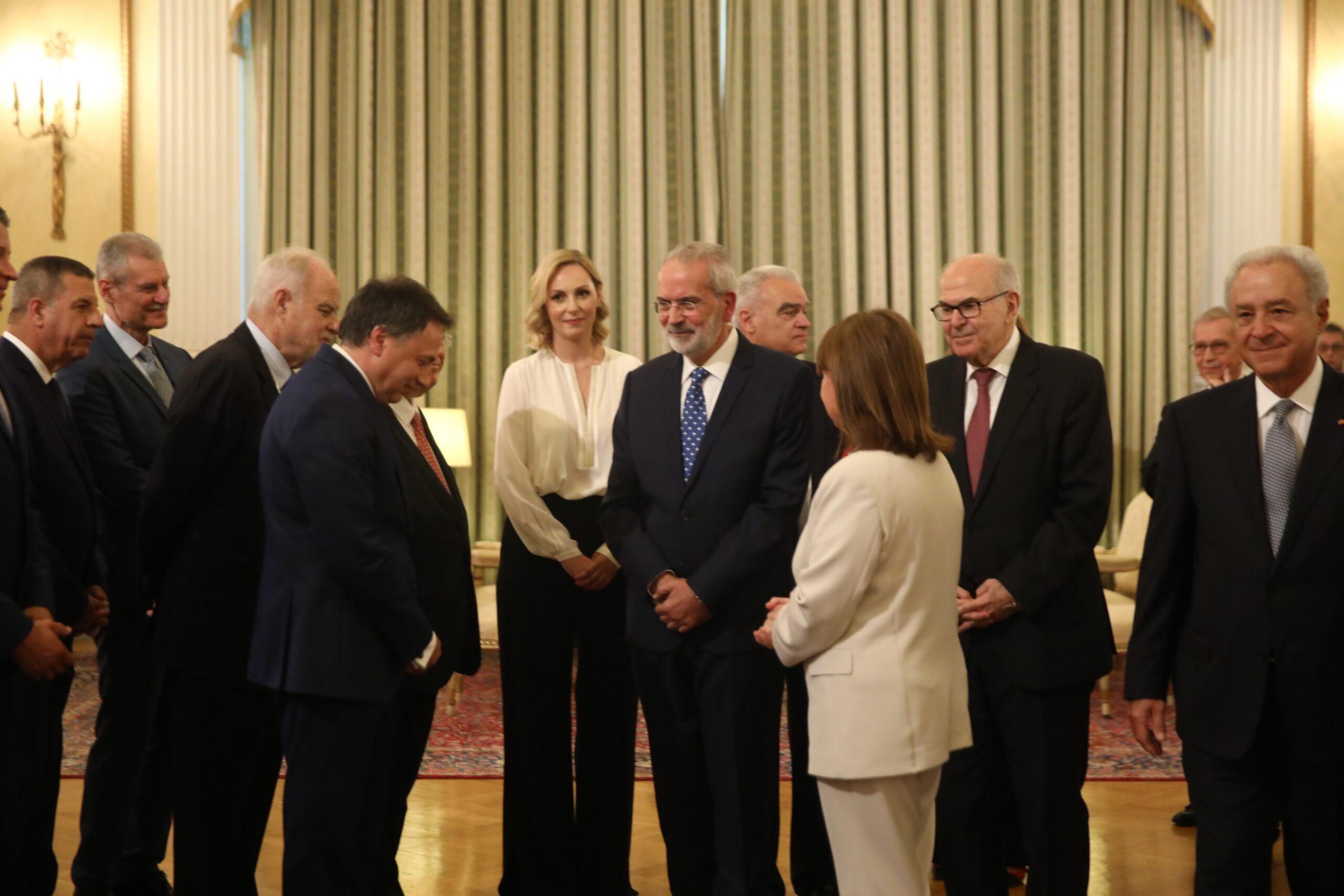 Υπηρεσιακή κυβέρνηση: Ολοκληρώθηκε η ορκωμοσία – Ακολουθεί υπουργικό συμβούλιο (ΒΙΝΤΕΟ)
