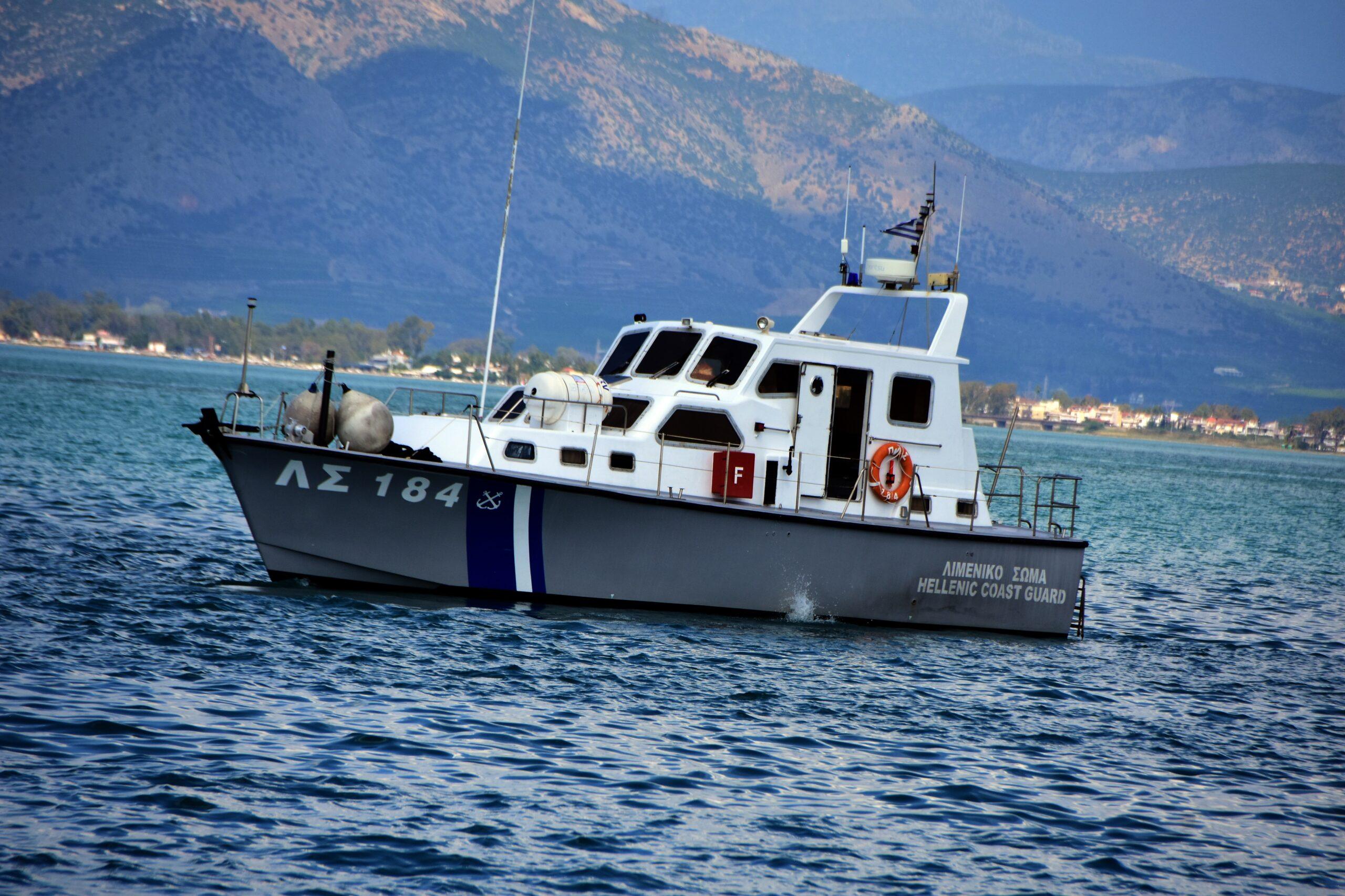 Χαλκιδική: Βρέθηκε χειροβομβίδα στη θάλασσα