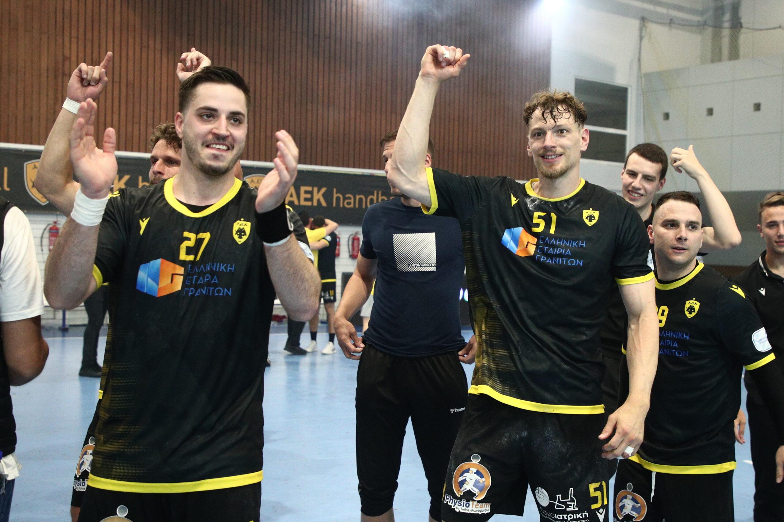 Χάντμπολ: Πρωταθλήτρια Ελλάδας η ΑΕΚ – Επικράτησε στον πέμπτο τελικό του Ολυμπιακού με 27-22