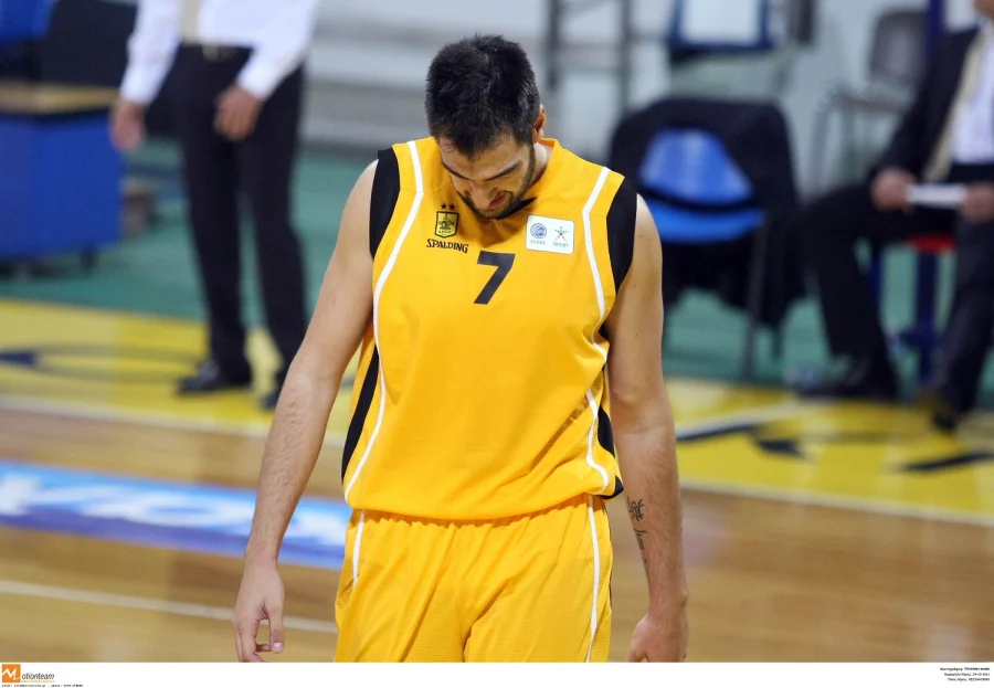 Καταδικάστηκε ορθοπεδικός για ιατρικό λάθος σε επέμβαση στο χέρι του Ταπούτου