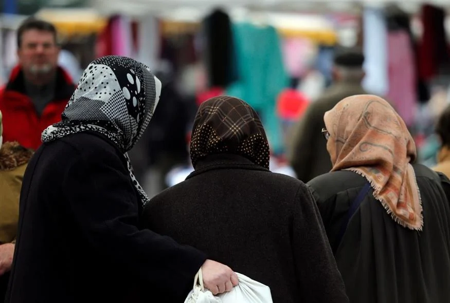 Ιράν: Δίωξη σε βάρος δύο ηθοποιών που δεν φορούσαν μαντήλα