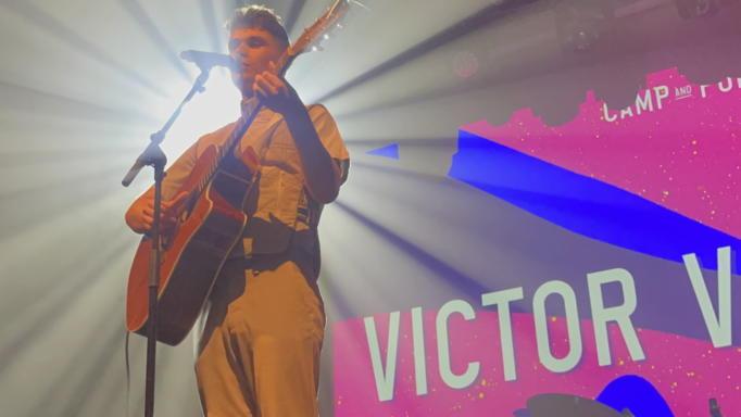 Victor Vernicos: Πάρτι με επιτυχία στο κατάμεστο Euroclub