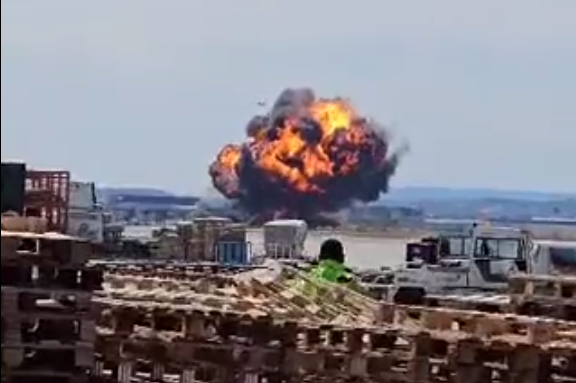 Ισπανία: Μαχητικό αεροσκάφος F-18 συνετρίβη στη Σαραγόσα – Δείτε βίντεο