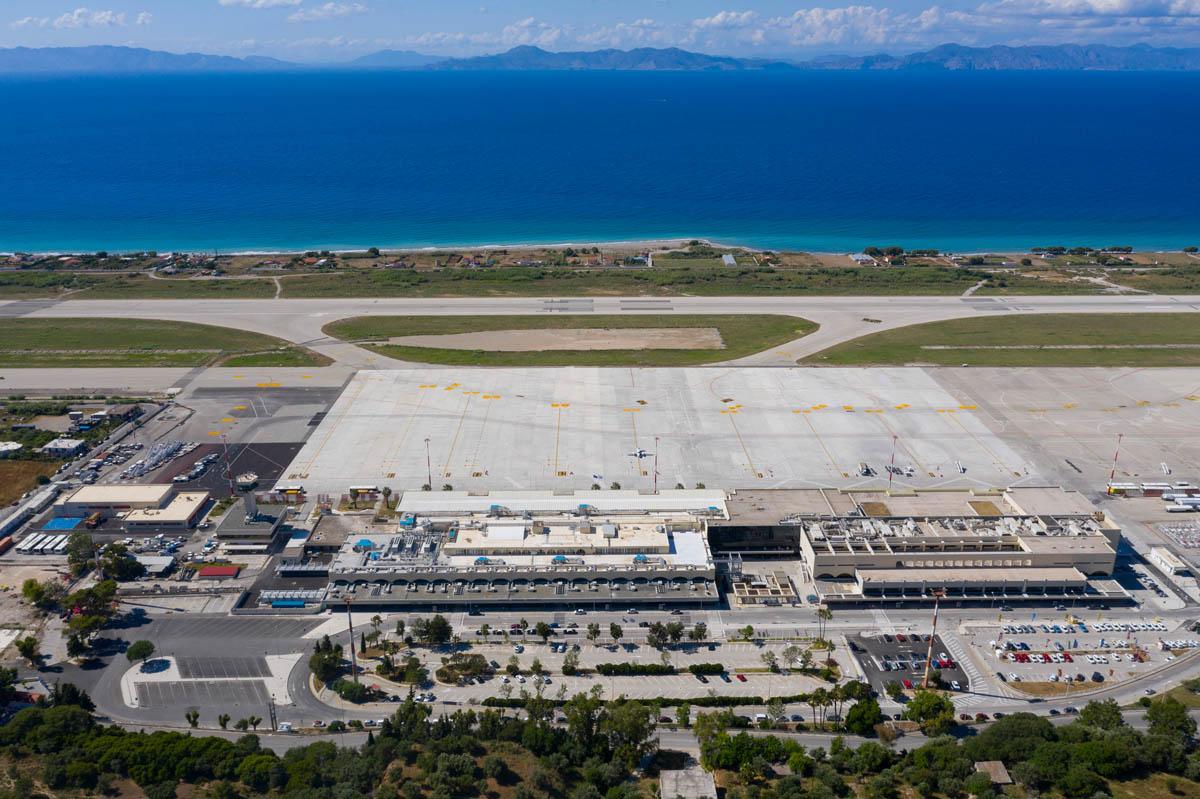 Ρόδος: Νεκρός 23χρονος τουρίστας – Τον χτύπησε κεραυνός ενώ έκανε μπάνιο
