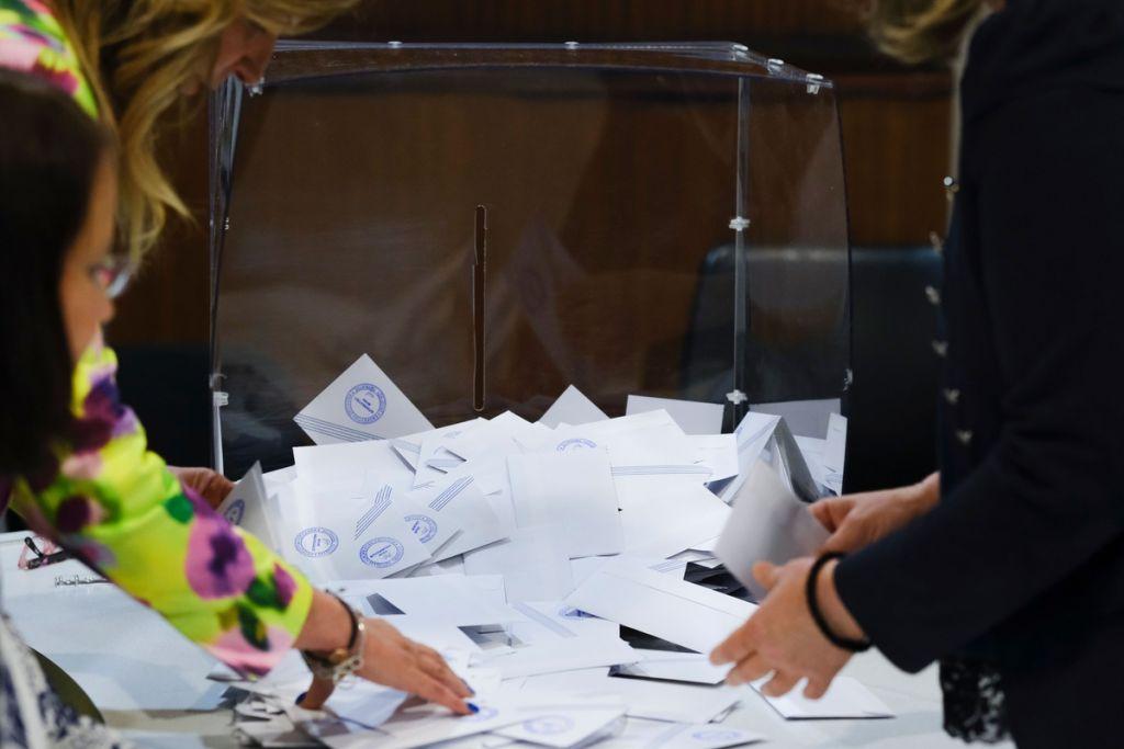 Εκλογές 2023: Βάφτηκε μπλε όλος ο χάρτης – Δείτε την μοναδική εξαίρεση