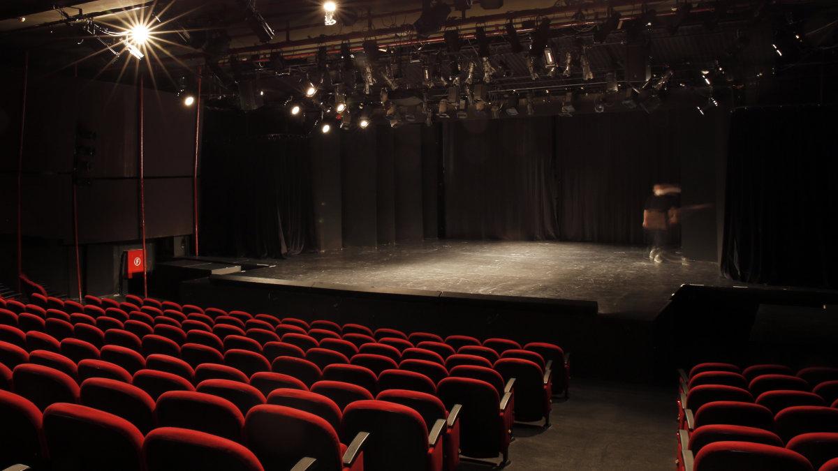 Επιταγές θεάτρου ΔΥΠΑ: Μέχρι τις 31 Μαΐου πρέπει να τις ενεργοποιήσουν οι δικαιούχοι