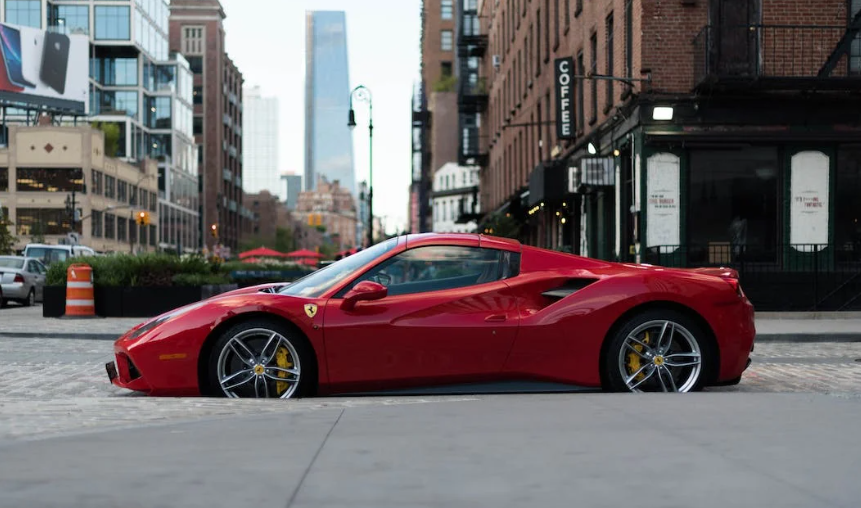 Απάτη με πολυτελή αυτοκίνητα: Ο δικηγόρος των θυμάτων στην POLITIC – «Θεωρώ ότι το ποσό των χρημάτων ξεπερνά το 1.000.000»