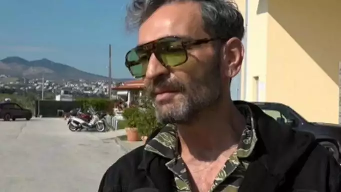 Ο Κωνσταντίνος Δέδες απαντά για τα σχόλια της Βίκυς Χατζηβασιλείου