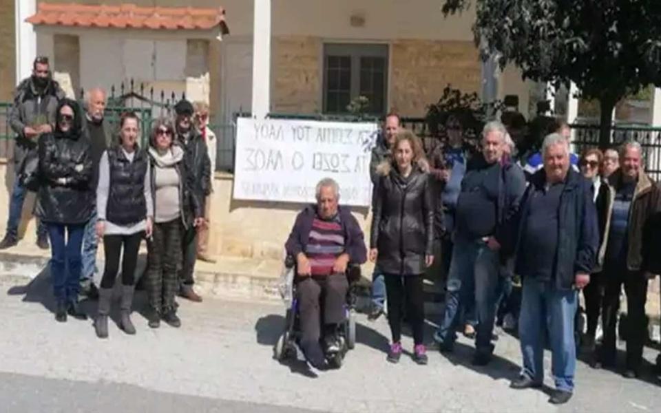 Χαλκιδική: Μεγαλώνει το κύμα αλληλεγγύης για τον 81χρονο από τα Ν. Φλογητά που τον πέταξαν έξω από το σπίτι του