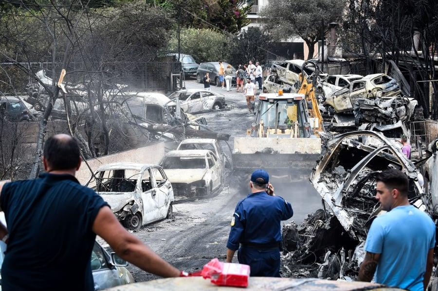 Μάτι: «Αν έρχονταν τουλάχιστον 3 εναέρια μέσα, η φωτιά δεν θα έφτανε ούτε στον Βουτζά»