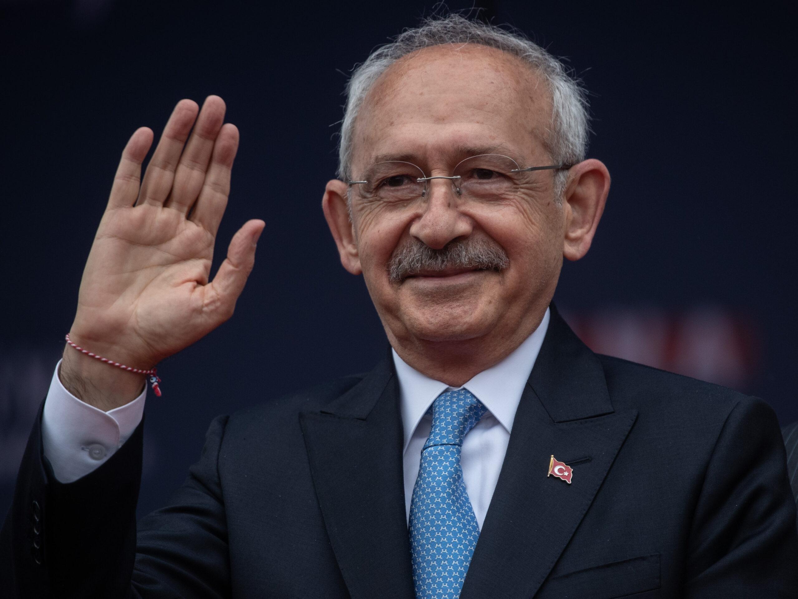 Κιλιτσντάρογλου: Κάνει άνοιγμα προς τη Δύση τέσσερις μέρες πριν τις εκλογές