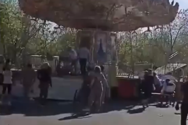 Ρωσία: Τουλάχιστον 20 τραυματίες από την κατάρρευση καρουζέλ (Vid)