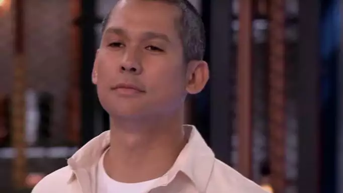 MasterChef: Επικός ο Σωτήρης Κοντιζάς άρπαξε την σφουγγαρίστρα και ξεκίνησε «φασίνα» στο πλατό
