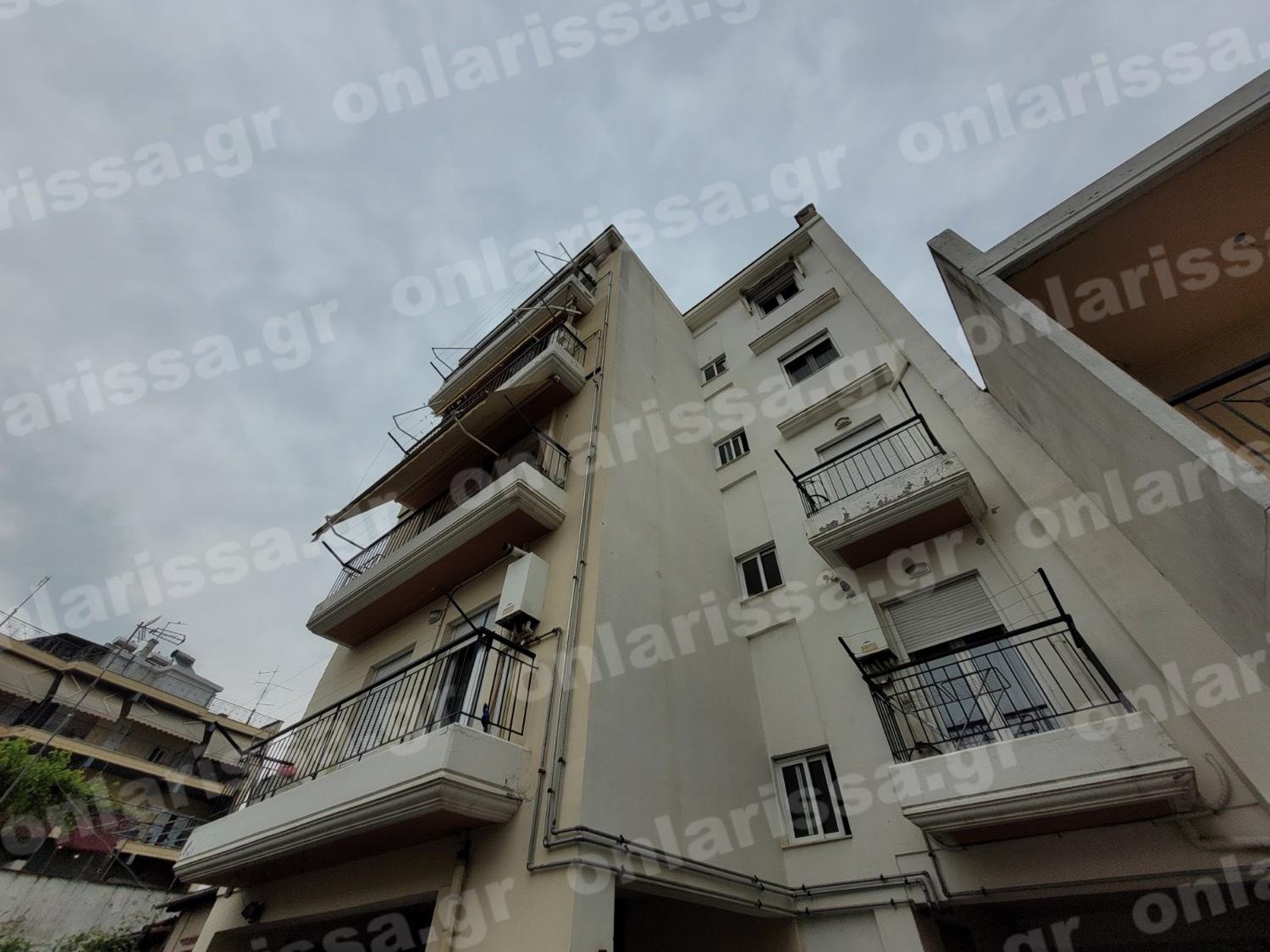 Λάρισα: Εκτός κινδύνου νοσηλεύεται η 13χρονη που έπεσε από τον τρίτο όροφο πολυκατοικίας