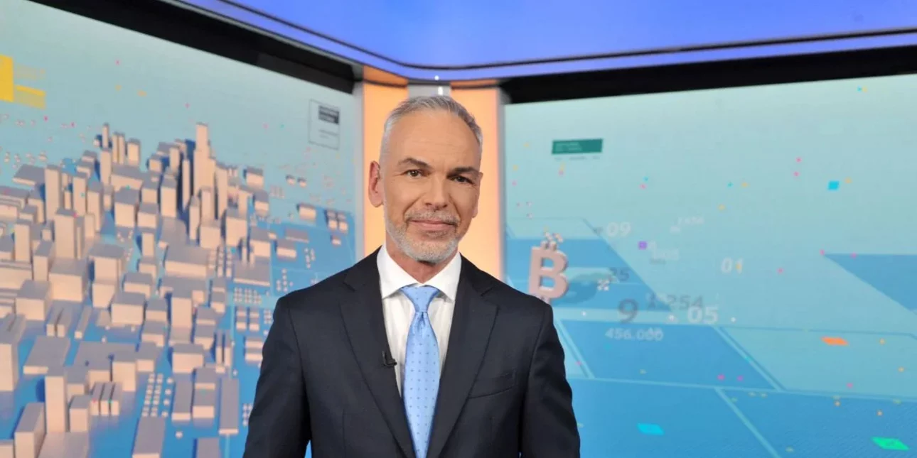 Ο Ηλίας Σιακαντάρης εκπρόσωπος Τύπου της υπηρεσιακής κυβέρνησης Ιωάννη Σαρμά