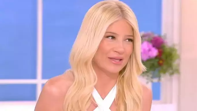 Φαίη Σκορδά: «Προετοιμάζεστε για τους Αταίριαστους; Πολλά ακούω τώρα τελευταία»