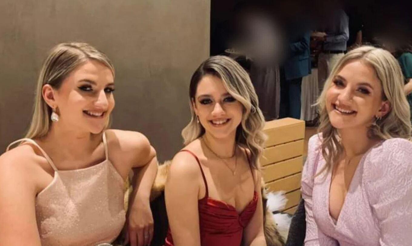 «Η λέξη “Τέμπη” είναι σχεδόν απαγορευμένη στα μεγάλα ΜΜΕ», είπαν στον Τσίπρα οι γονείς των τριών αδικοχαμένων κοριτσιών