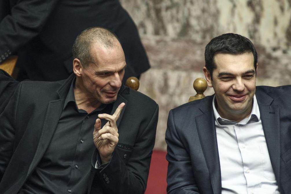 Τσίπρας-Βαρουφάκης: Διαψεύδουν το δημοσίευμα που αναφέρει μυστική συνάντηση στο Σούνιο