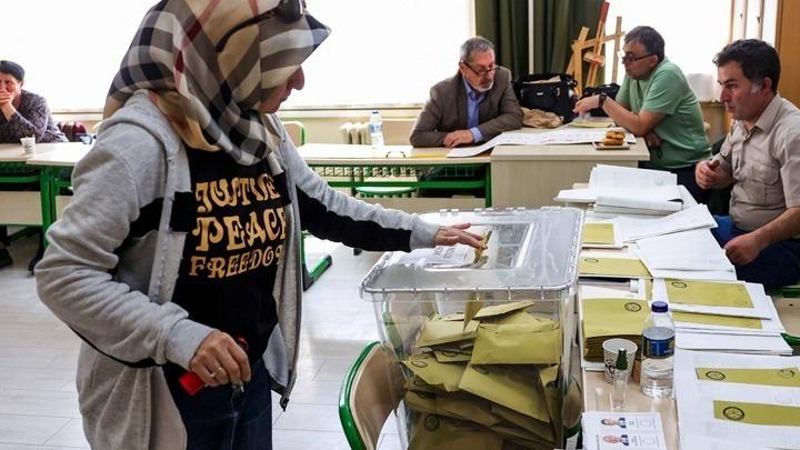 Άρχισε η ψηφοφορία των Τούρκων του εξωτερικού για το δεύτερο γύρο των προεδρικών εκλογών