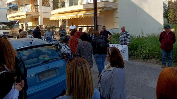 Χαλκιδική: Κινητοποίηση ενάντια στην έξωση 81χρονου ανάπηρου στα Φλογητά