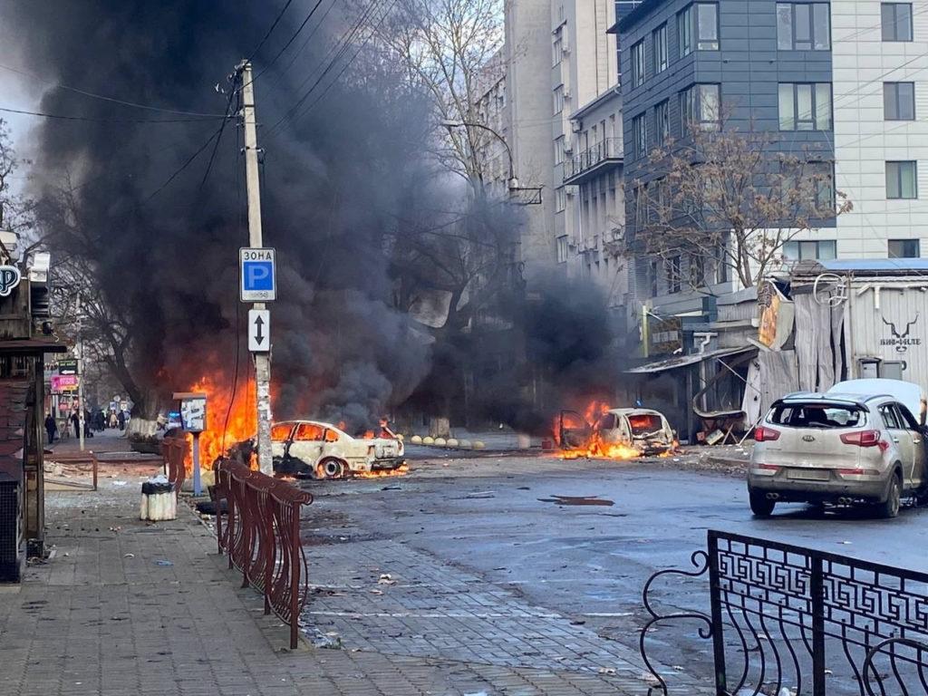 Ουκρανία: Οι ρωσικές δυνάμεις βομβαρδίζουν τη Χερσώνα