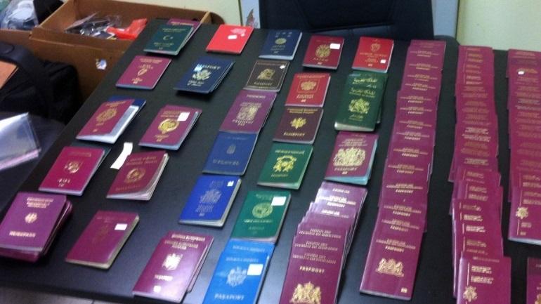 ΕΛΑΣ: Βρέθηκαν 80 διαβατήρια που είχαν κλαπεί