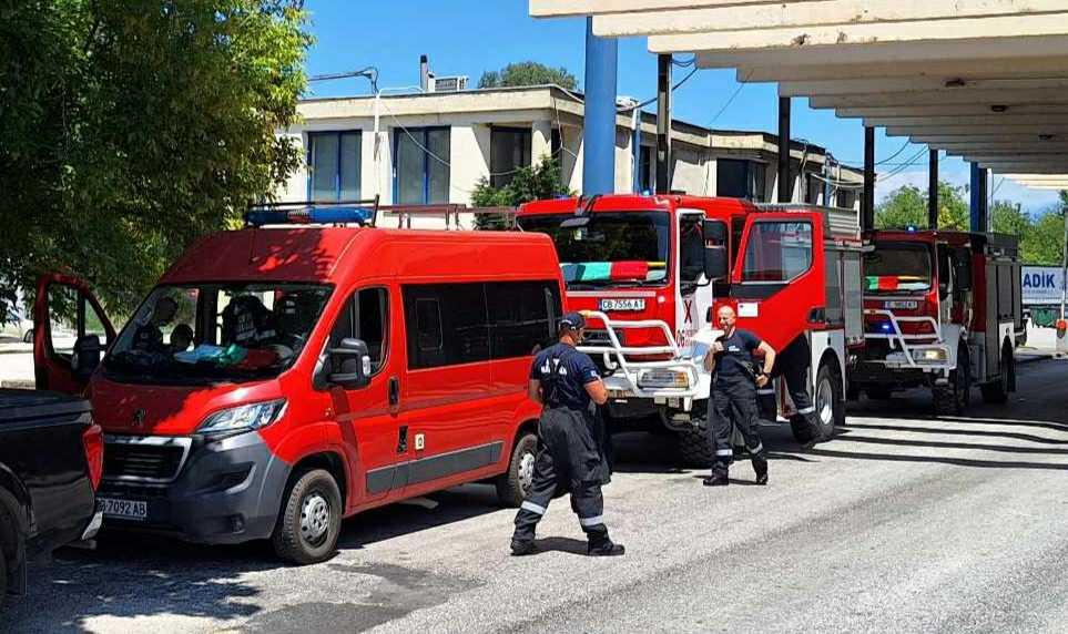 Ομάδα πυροσβεστών από τη Βουλγαρία διέσχισε τον Προμαχώνα καθώς κατευθύνονταν προς τη Θεσσαλονίκη