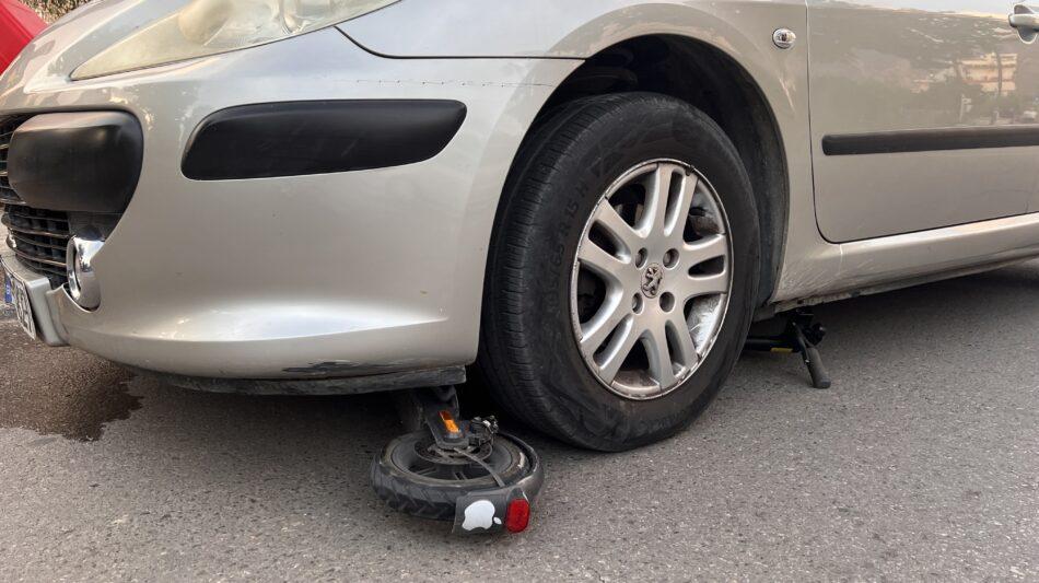 Καλαμάτα: Διασωληνωμένος ο 15χρονος με το πατίνι – Συγκρούστηκε με αυτοκίνητο