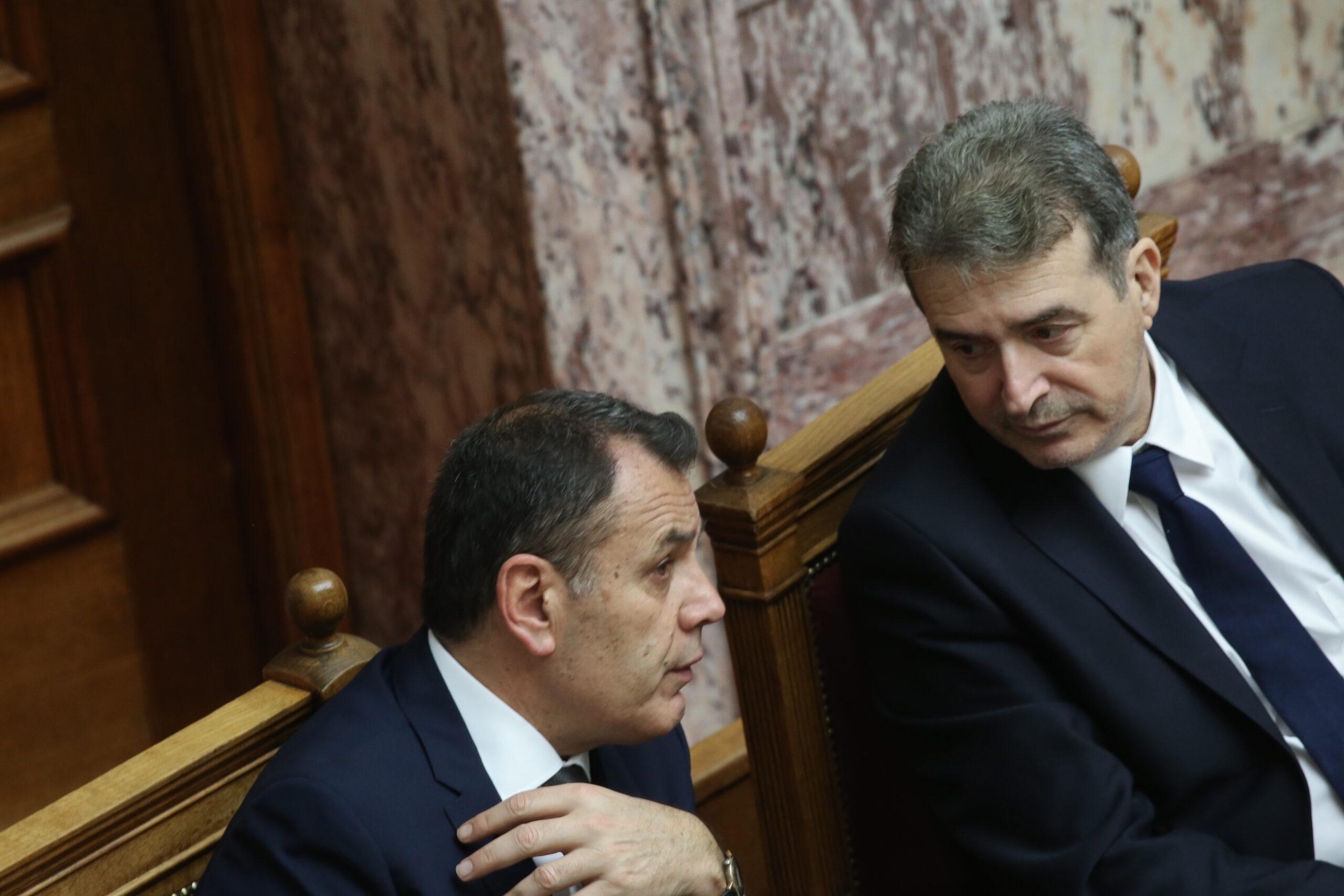 Ορκωμοσία νέας κυβέρνησης: «Βιαστικός» ο Μιχ. Χρυσοχοΐδης – Έφυγε πριν την αναμνηστική φωτογραφία